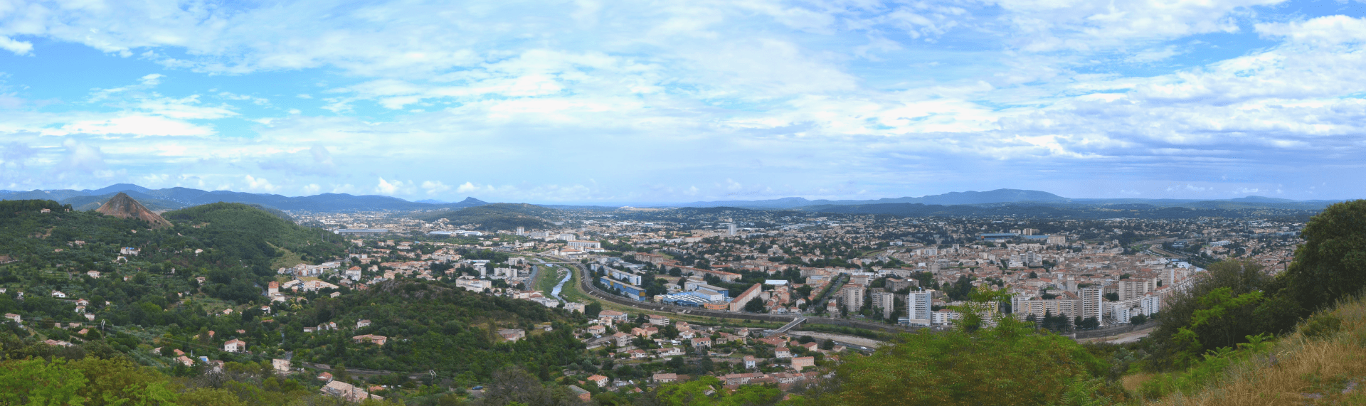 débarras maison Alès, débarras appartement Alès, vide maison Alès, vide appartement Alès, débarras maison gratuit Alès, encombrants Alès, vider bureaux Alès, vider maison avant vente Alès, vider maison après décès Alès