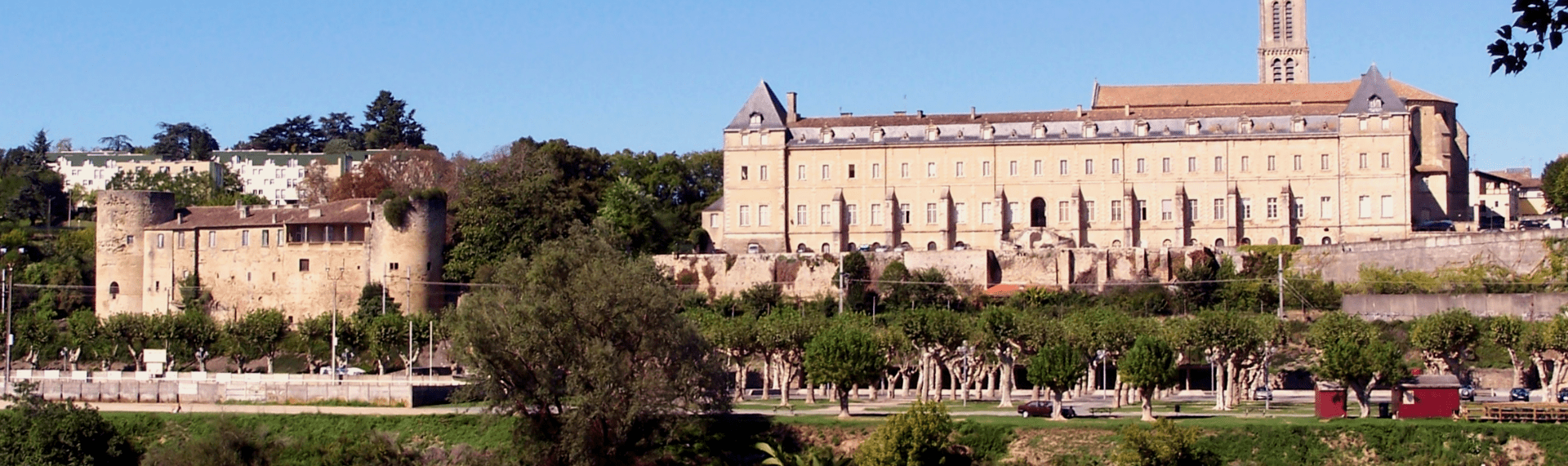 débarras maison La Réole, débarras appartement La Réole, vide maison La Réole, vide appartement La Réole, débarras maison gratuit La Réole, encombrants La Réole, vider bureaux La Réole, vider maison avant vente La Réole, vider maison après décès La Réole