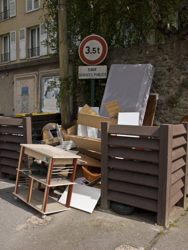 débarras vide maison appartement Montauban débarrasser vieux meubles vider encombrants devis gratuit société qui enlève les meubles Montauban vider maison vider appartement Tarn-et-Garonne 82